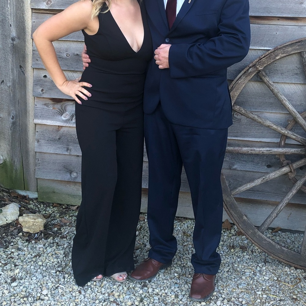 Lulus jumpsuit! V neck worn once!